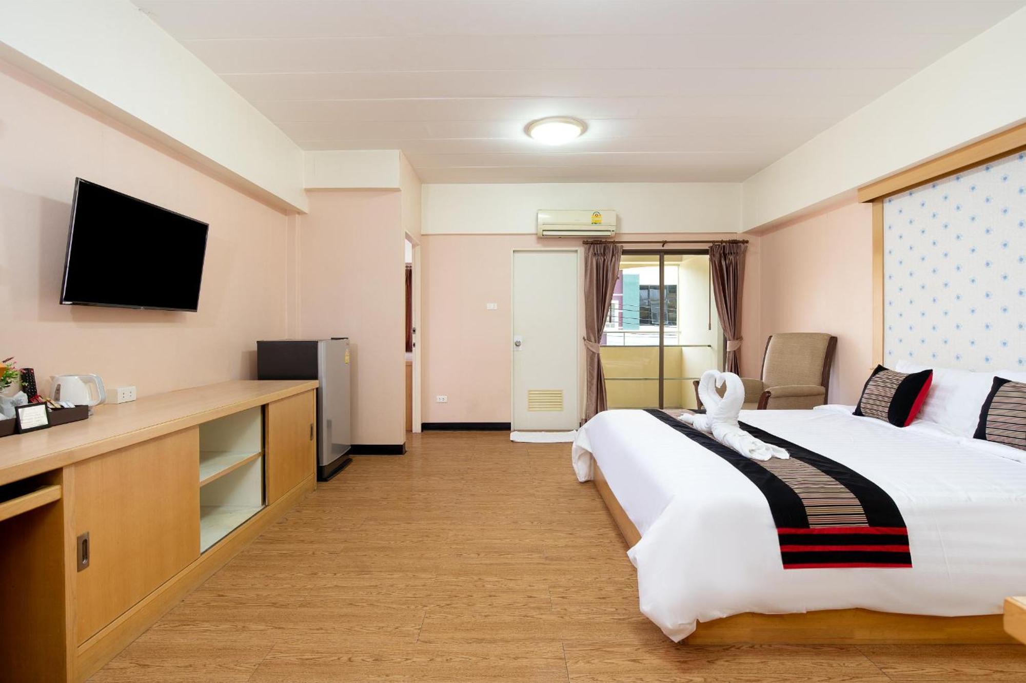 P-Park Hotel Bangkok Exterior photo