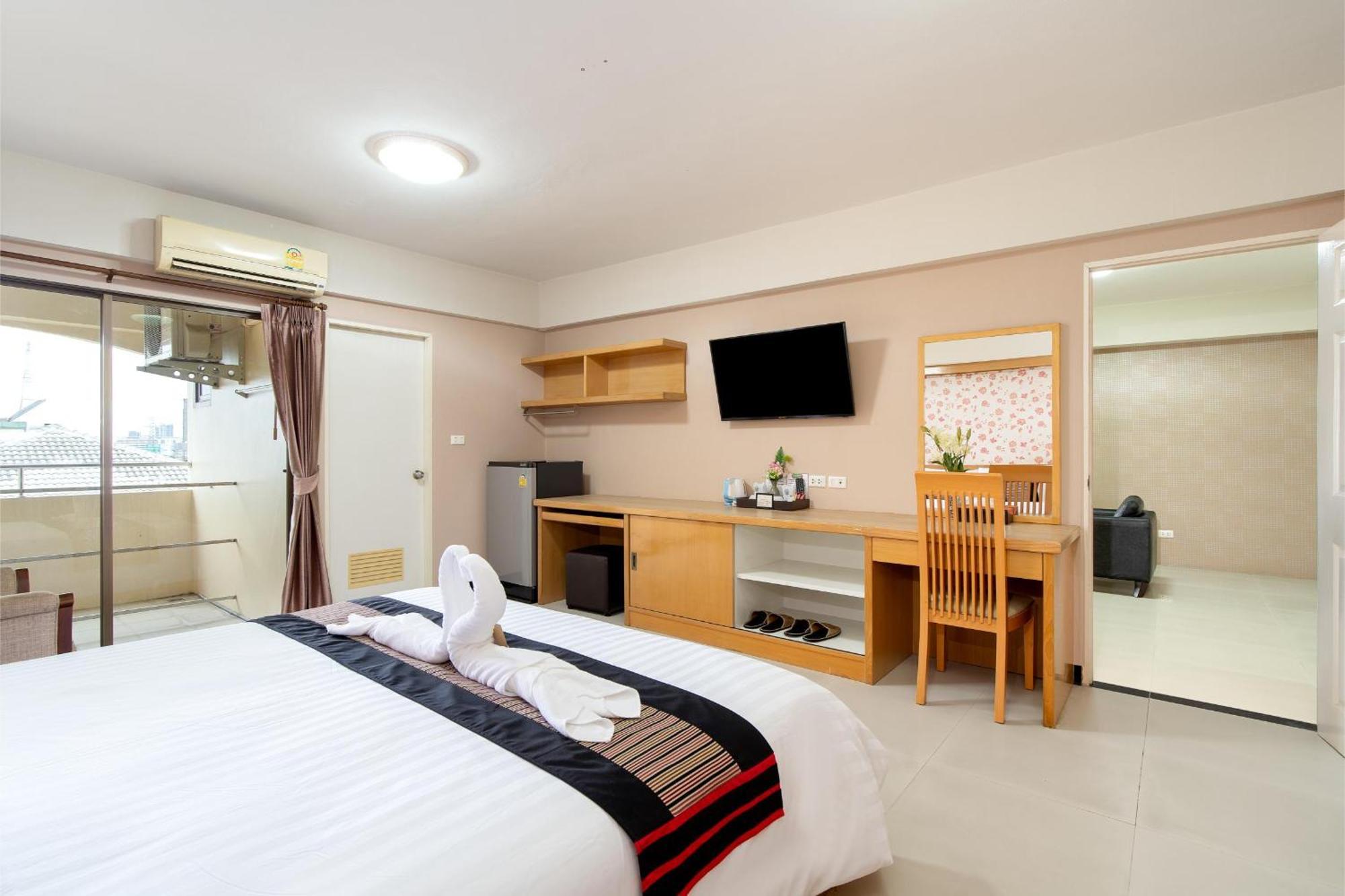 P-Park Hotel Bangkok Exterior photo