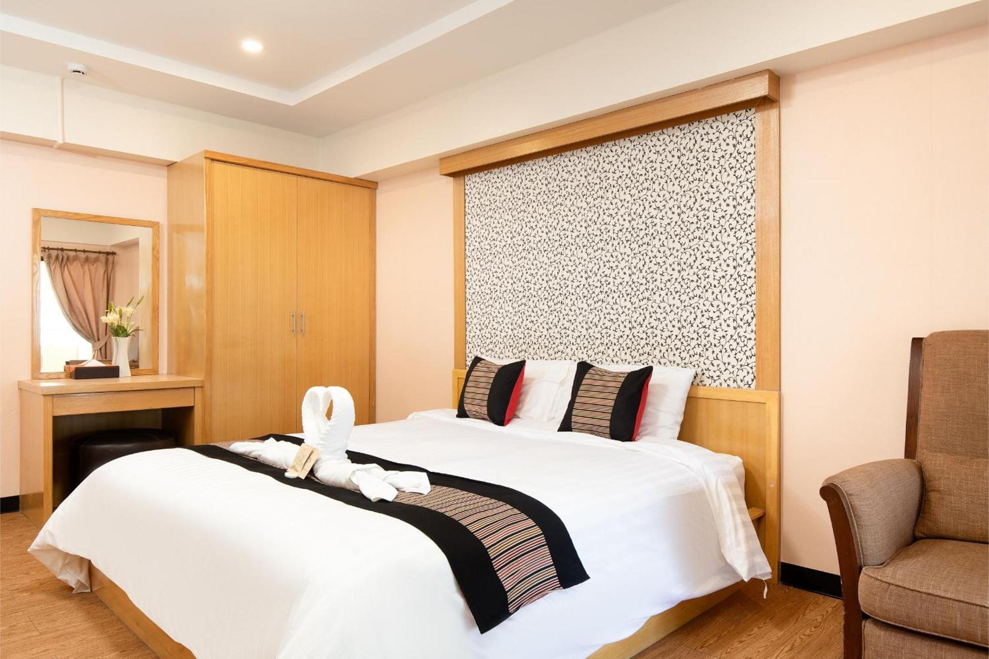 P-Park Hotel Bangkok Exterior photo